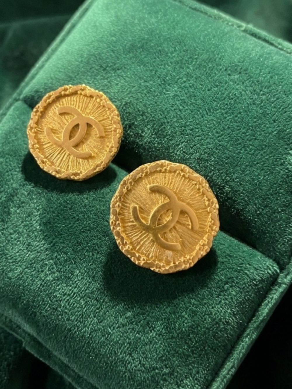 Chanel Vintage Gold Earrings - Picture 5 of 13